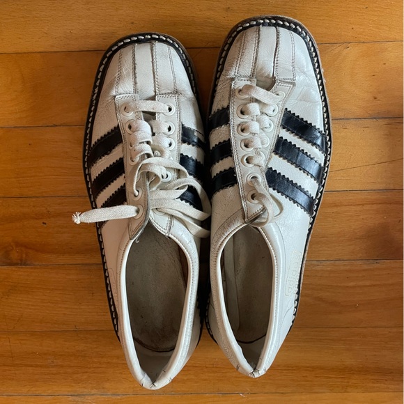 Vintage adidas bowling shoes - Picture 2 of 3